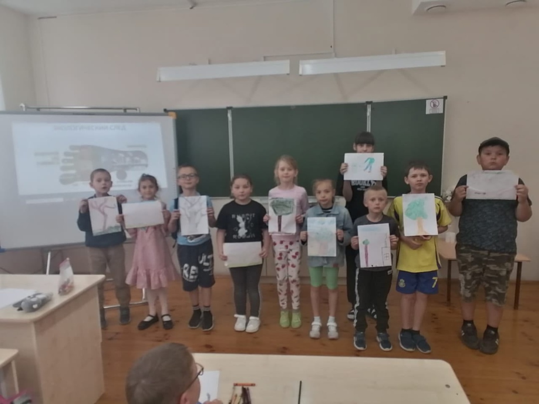 Сегодня в летнем лагере с дневным пребыванием &amp;quot;Детство&amp;quot; в рамках Дня Экологии прошел конкурс детского рисунка &amp;quot;Экологический след&amp;quot;.
