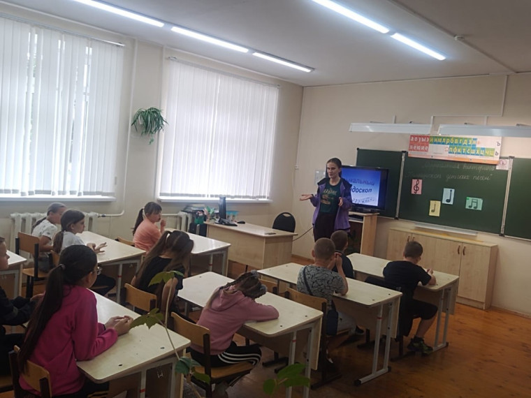 Шестой день летнего пришкольного лагеря &amp;quot;Детство&amp;quot;, как обычно, начался с зарядки.