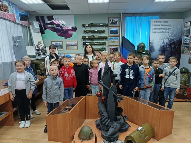 Сегодня у воспитанников пришкольного летнего лагеря «Детство» была незабываемая экскурсия в ОМОН &amp;quot;Аркуда&amp;quot; Управления Росгвардии по Республике Мордовия.